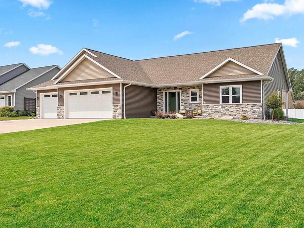 2066 FESCUE WAY, Suamico, WI 54313