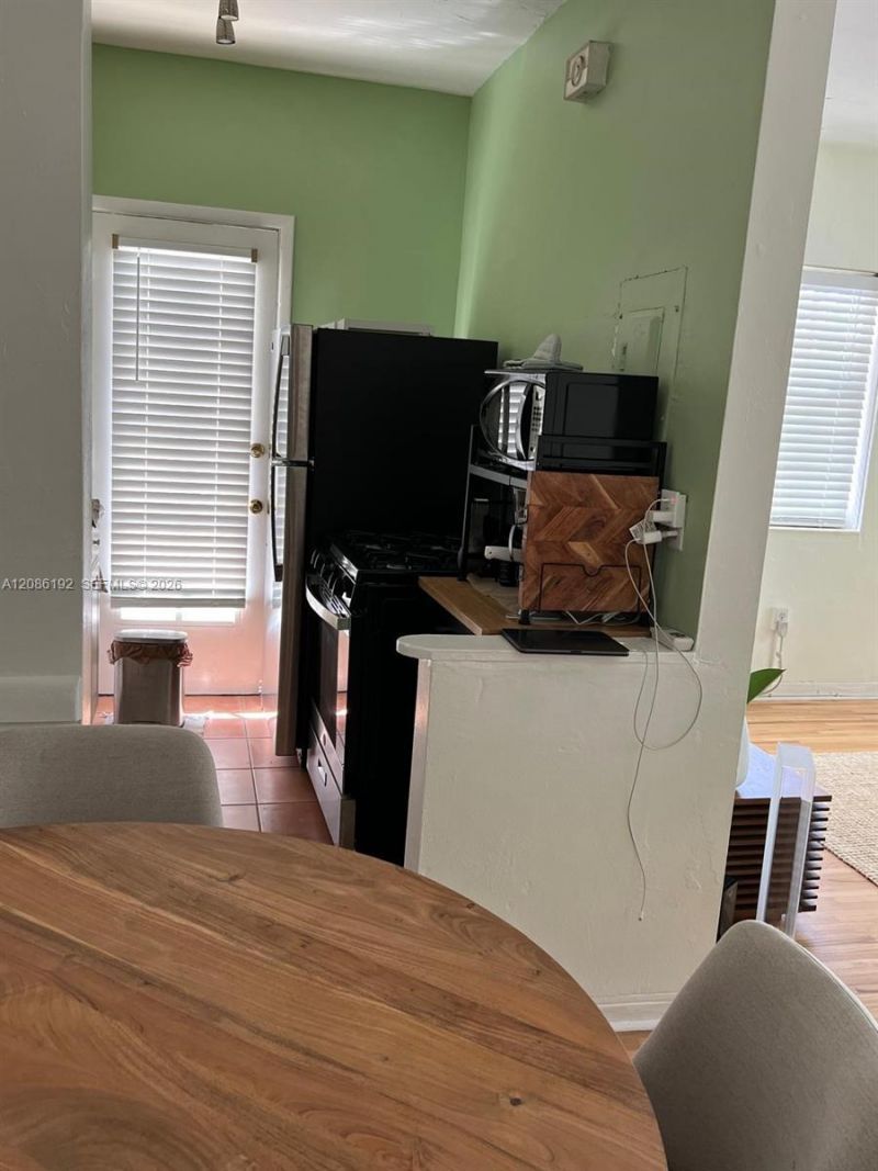 1551 Michigan Ave, Unit 8, Miami Beach, FL 33139 Photo