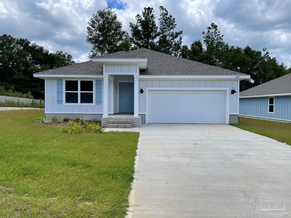4099 Whitetail Ln, Pensacola, FL 32526