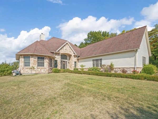 77544 38th Avenue, Covert, MI 49043