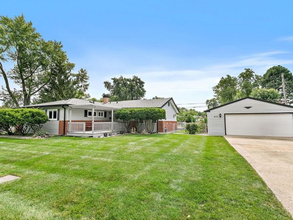 435 Kingman Lane , Hoffman Estates, IL 60169