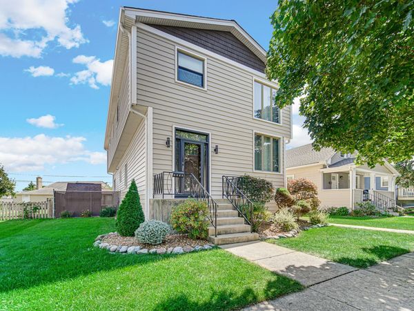 1211 N 11th Avenue, Melrose Park, IL 60160