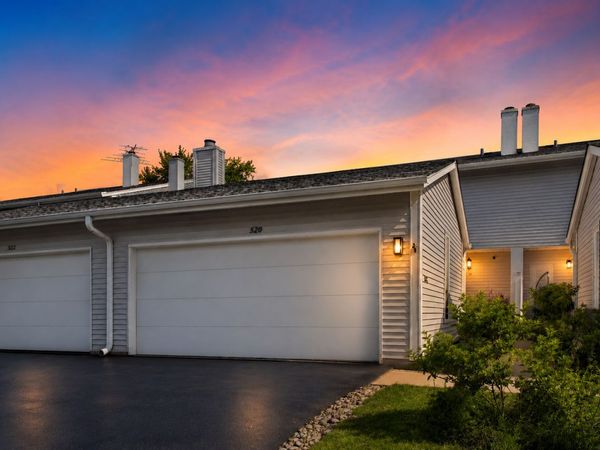 520 HUMMINGBIRD Lane , Deerfield, IL 60015