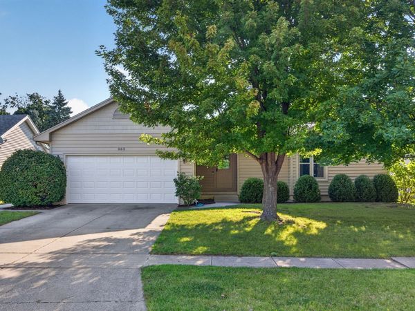 965 4th Street , Waukee, IA 50263