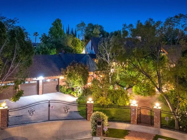 5340 Calvin Avenue, Tarzana, CA 91356