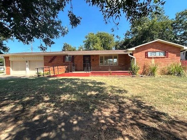 804 N 7th, Perry, OK 73077