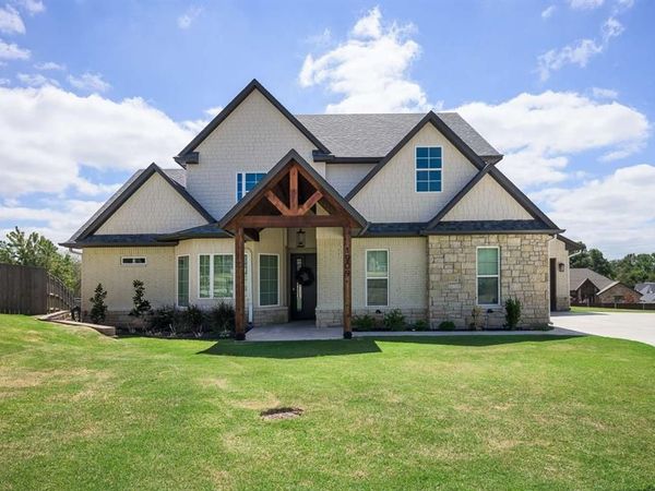 1909 Carleton Lane, Shawnee, OK 74804