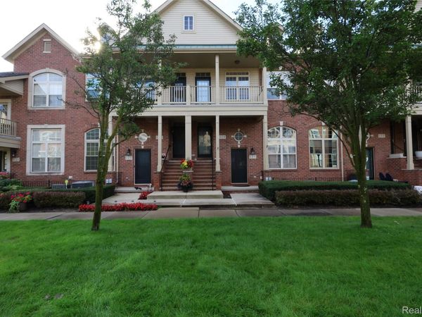 129 E BAY Drive , Walled Lake, Mi 48390