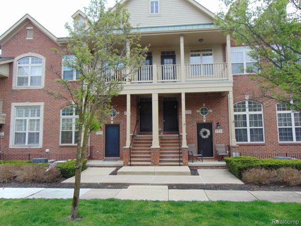 129 E BAY Drive , Walled Lake, Mi 48390