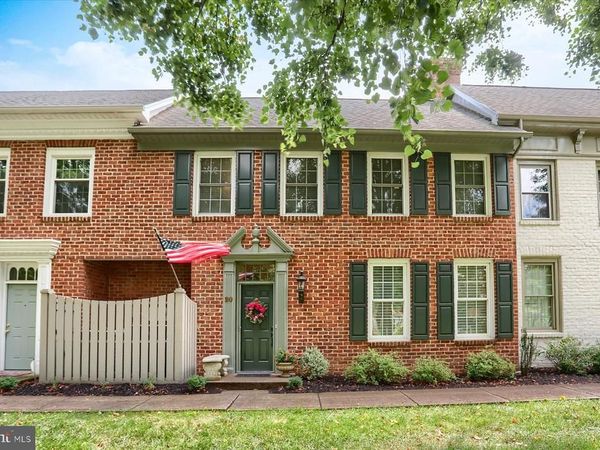 20 KENSINGTON SQUARE, MECHANICSBURG, PA 17050