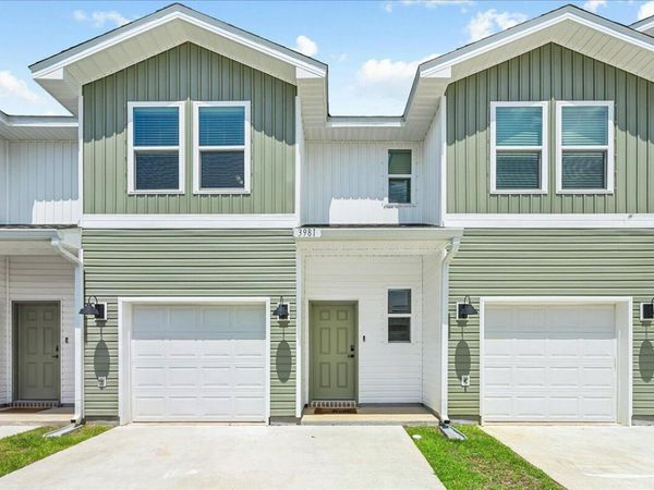 3981 Pendragon Circle, Milton, FL 32583