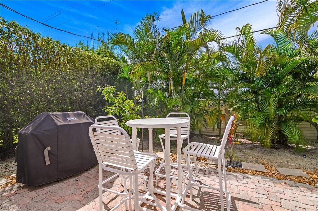 1072 Wisconsin Dr, Naples, FL 34103 Photo