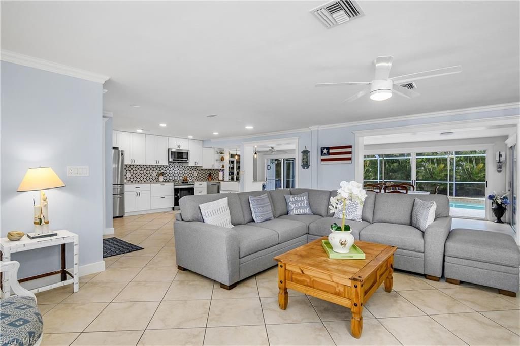 1072 Wisconsin Dr, Naples, FL 34103 Photo