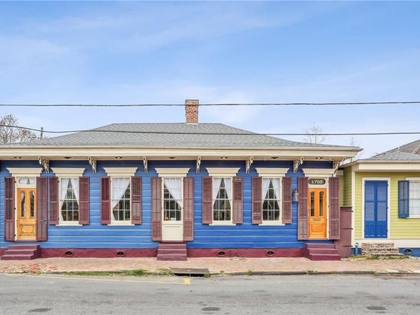 1705 BURGUNDY Street, New Orleans, LA 70116