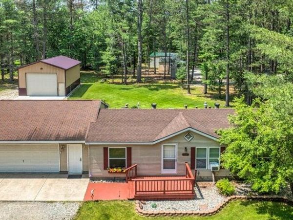 2027 Rosalind Avenue, Grayling, MI 49738