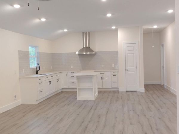 928 E Cameron Ave, Rockdale, TX 76567