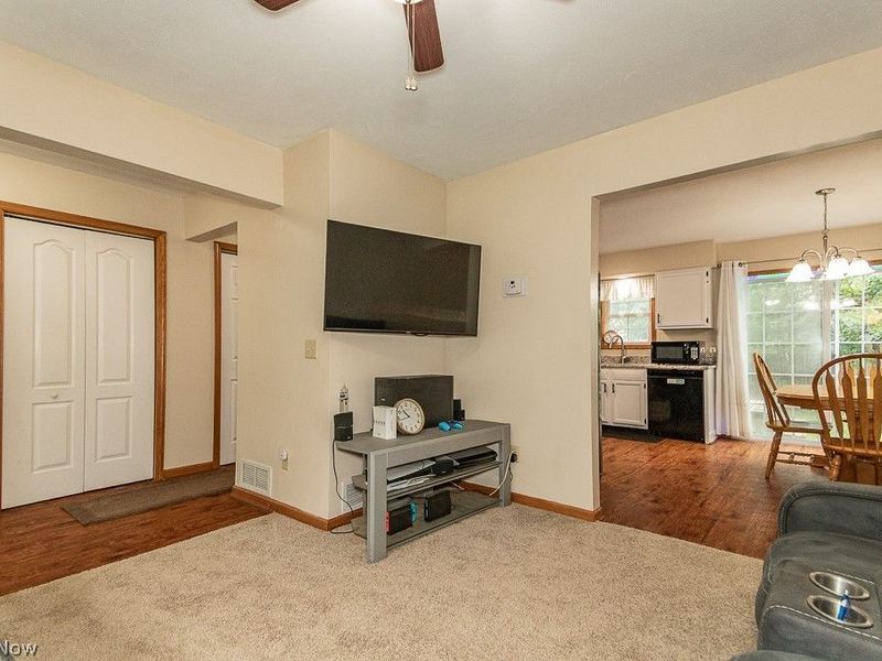 904 Hardy Road, Painesville Township, OH 44077 Photo 2