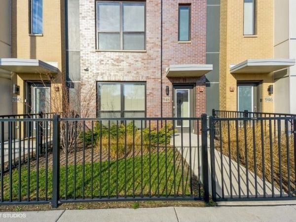 948 Madison Street , Unit 3-2, Oak Park, IL 60302