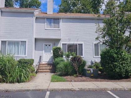 59 Woodland Dr Roselle, NJ 07203