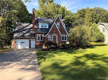 4468 Littlepine Road, Hamburg, NY 14075