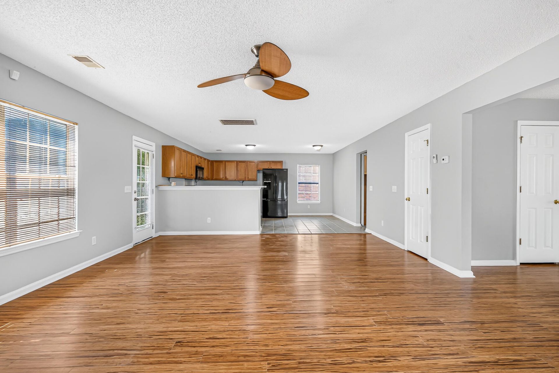105 Sun Valley Court Photo 18