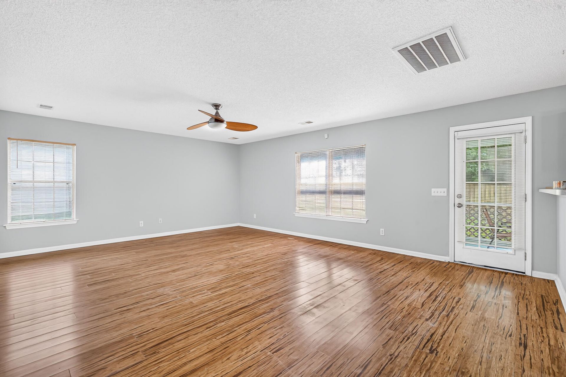 105 Sun Valley Court Photo 21