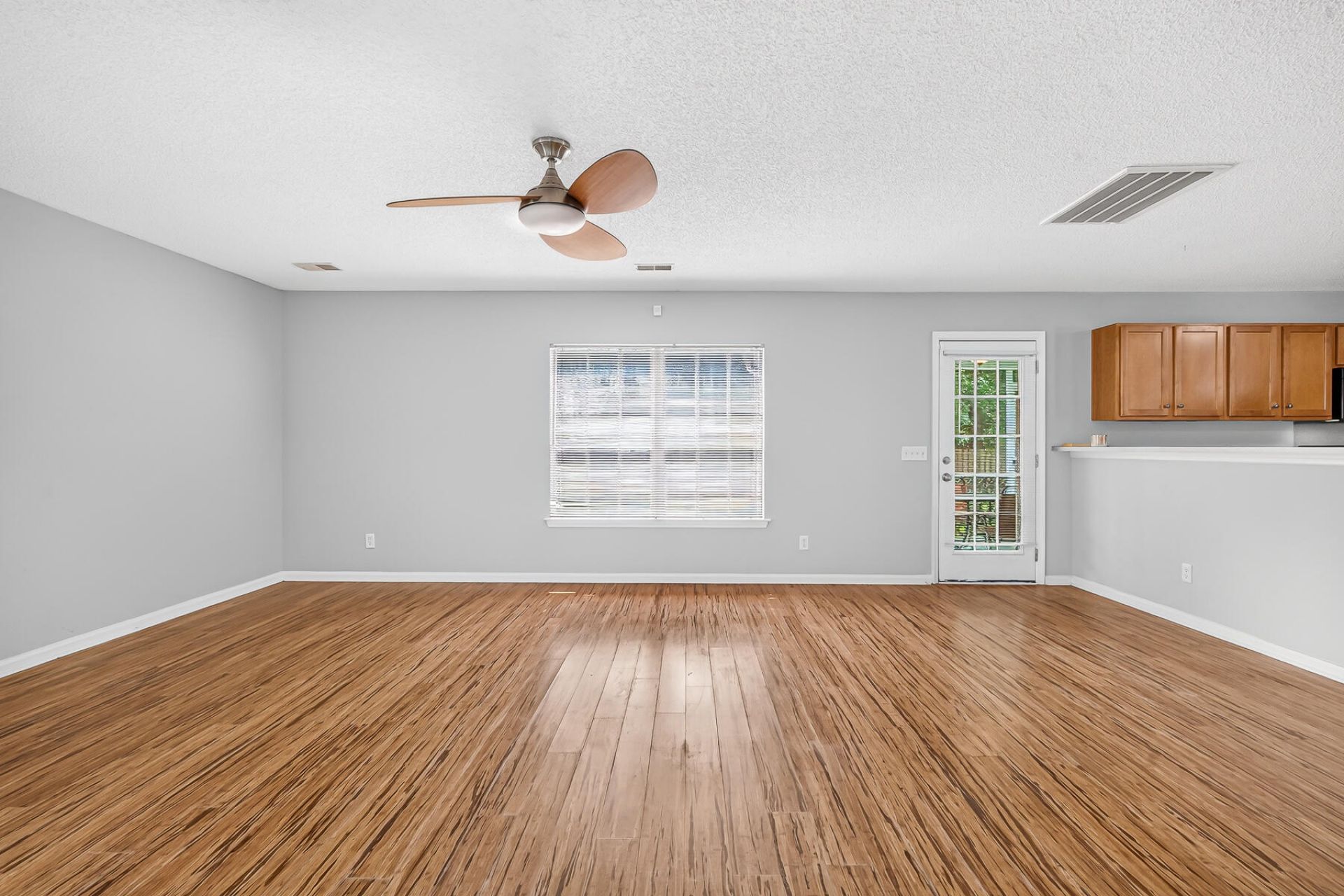 105 Sun Valley Court Photo 22
