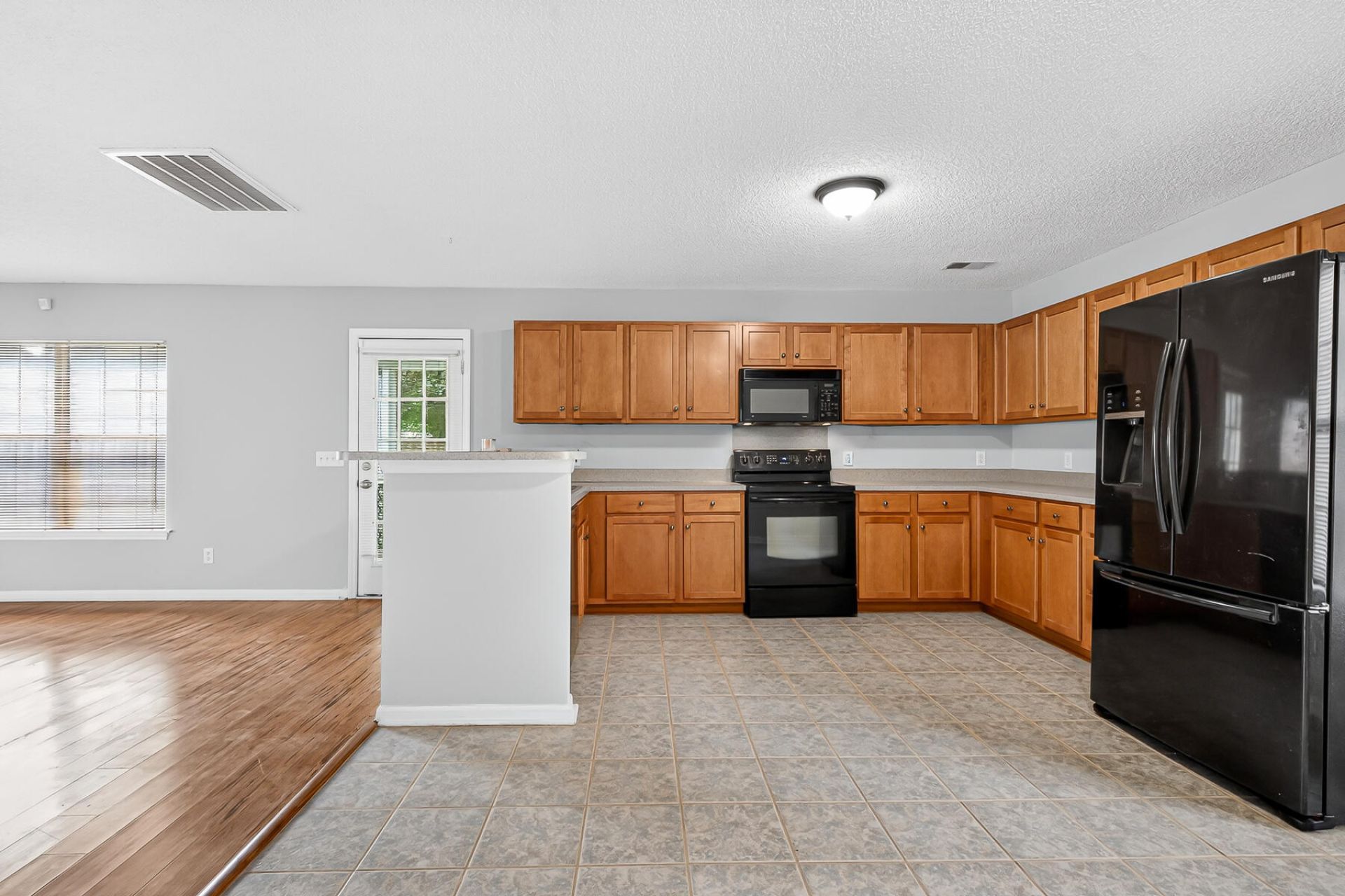 105 Sun Valley Court Photo 23