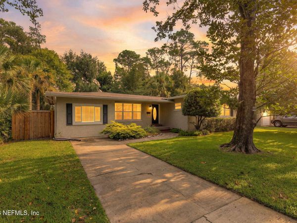 3721 VIA DE LA REINA, Jacksonville, FL 32217