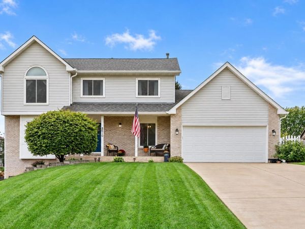 8610 221st Ave, Salem Lakes, WI 53168
