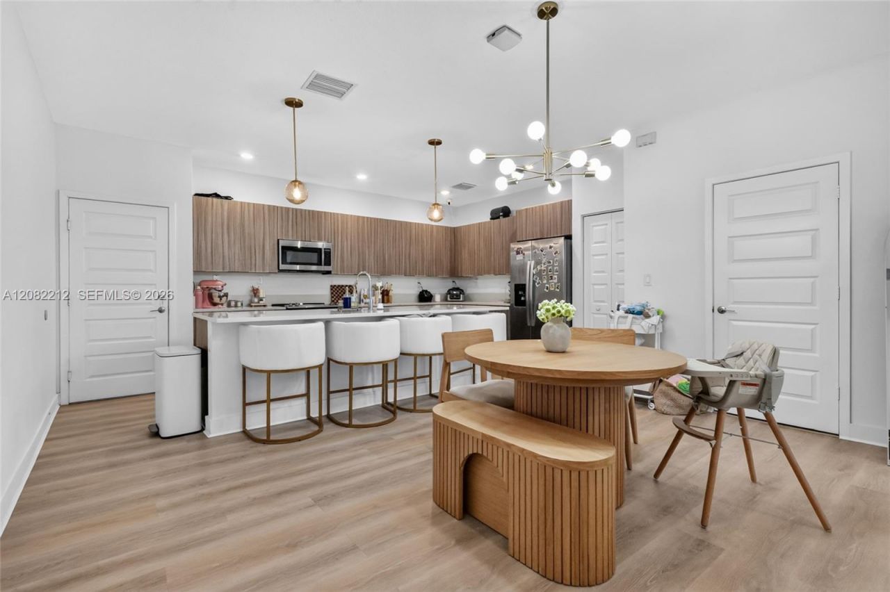 4915 NW 83rd Path , Unit 4915, Doral, FL 33166 Photo