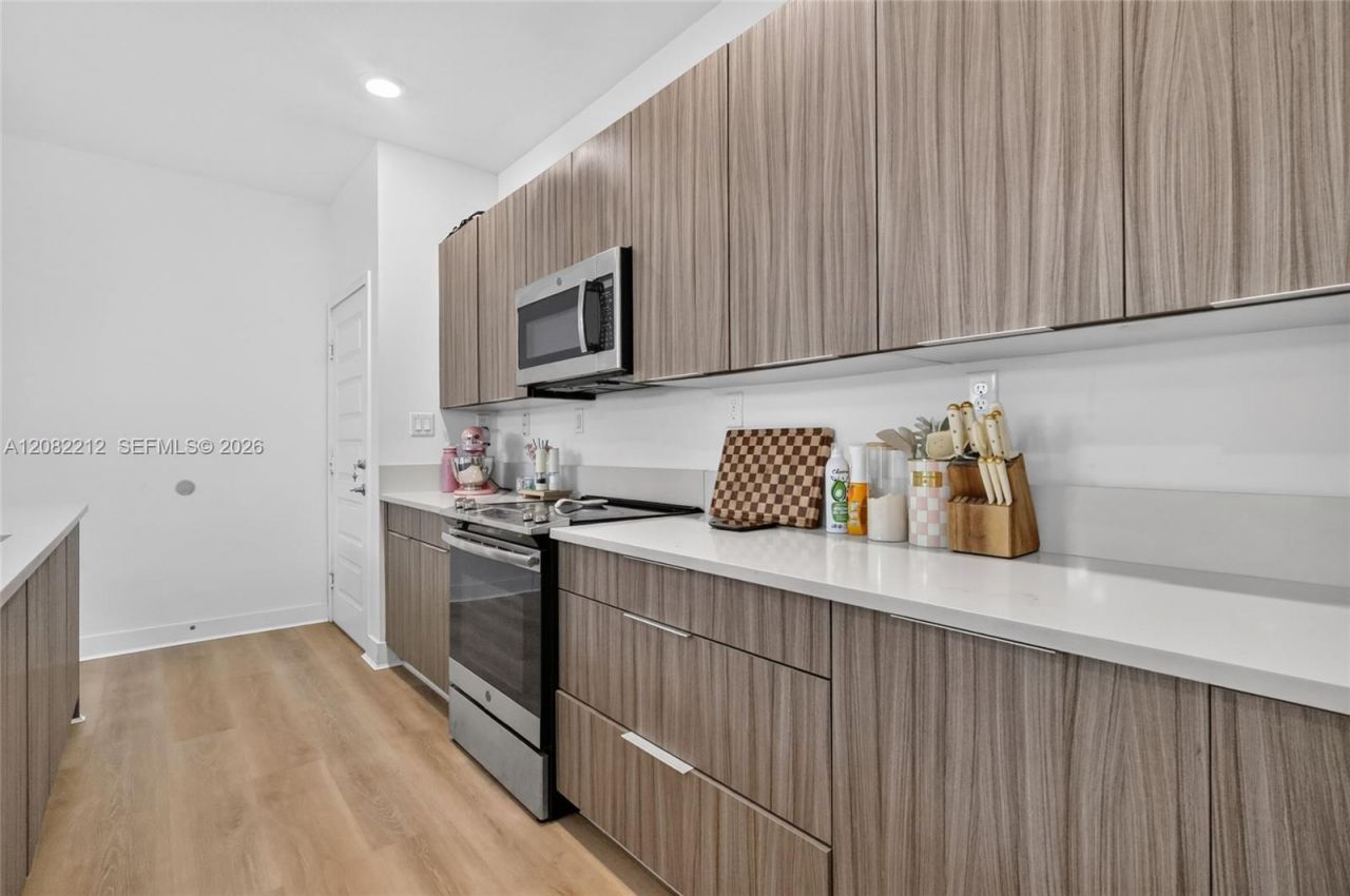 4915 NW 83rd Path , Unit 4915, Doral, FL 33166 Photo