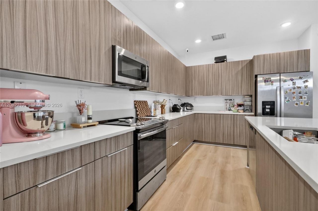 4915 NW 83rd Path , Unit 4915, Doral, FL 33166 Photo