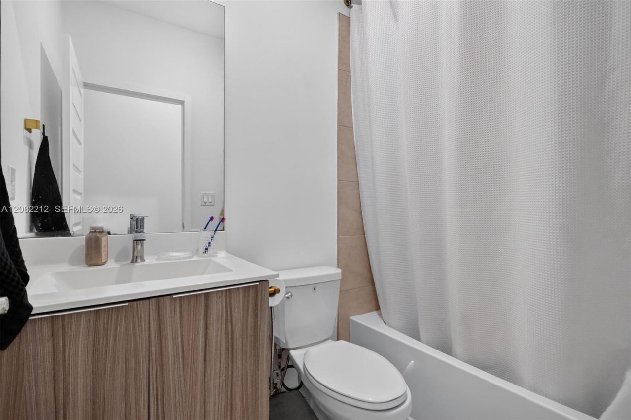 4915 NW 83rd Path , Unit 4915, Doral, FL 33166 Photo