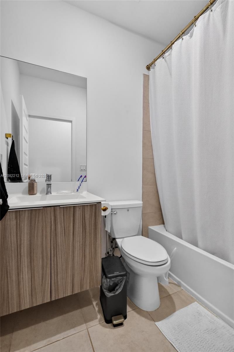 4915 NW 83rd Path , Unit 4915, Doral, FL 33166 Photo