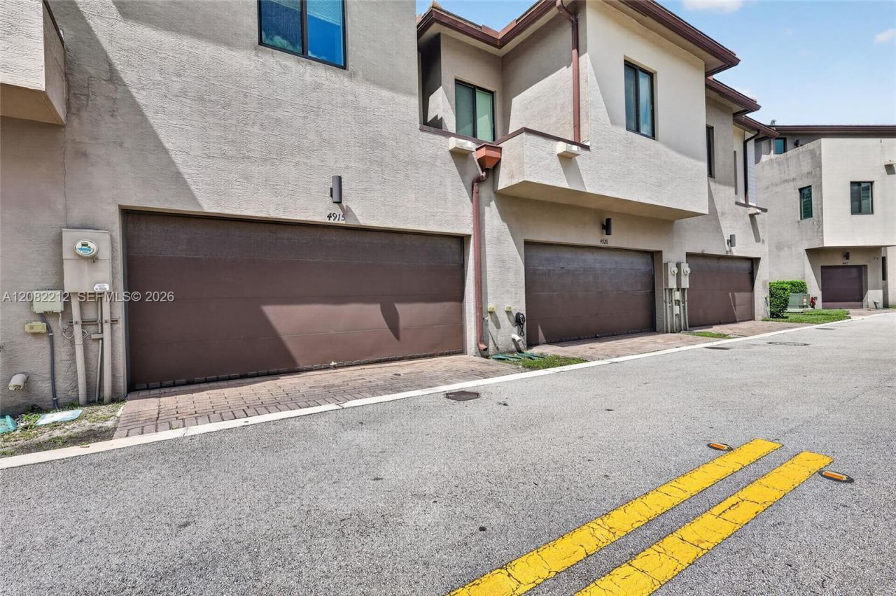 4915 NW 83rd Path , Unit 4915, Doral, FL 33166 Photo