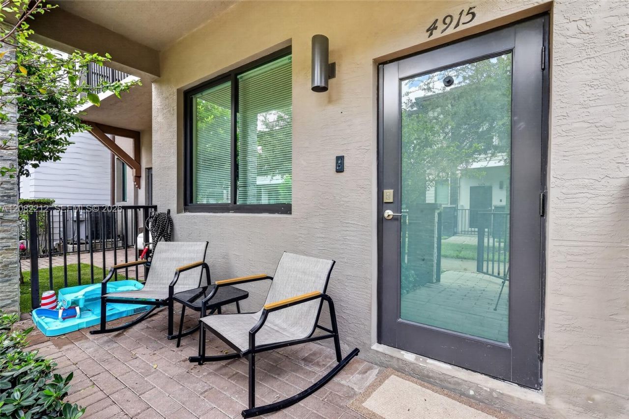 4915 NW 83rd Path , Unit 4915, Doral, FL 33166 Photo