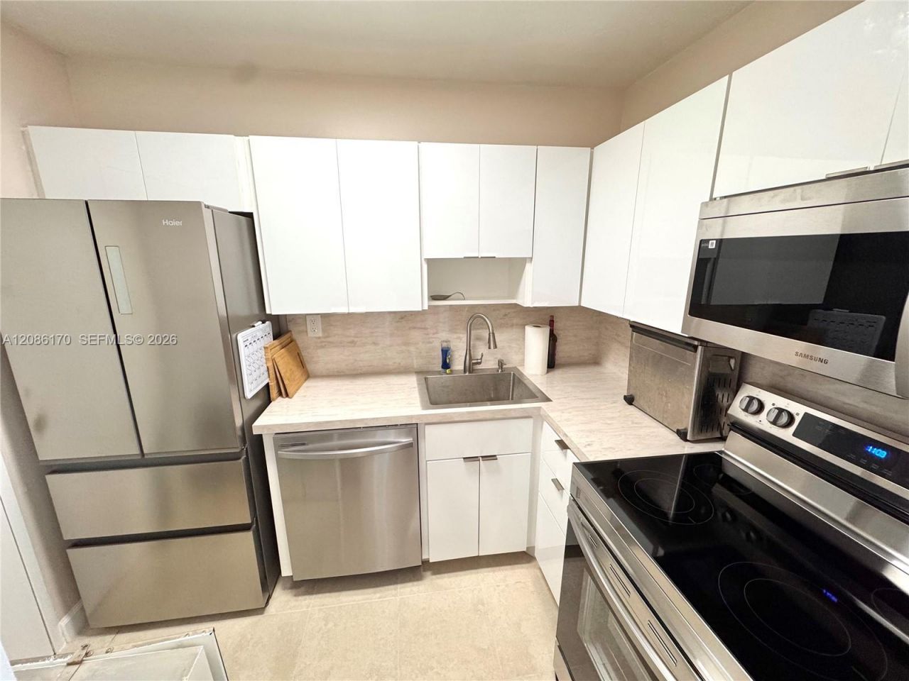 2899 Collins Ave, Unit 550, Miami Beach, FL 33140 Photo