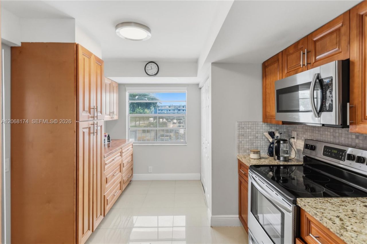 7688 NW 18 St, Unit 202, Margate, FL 33063 Photo