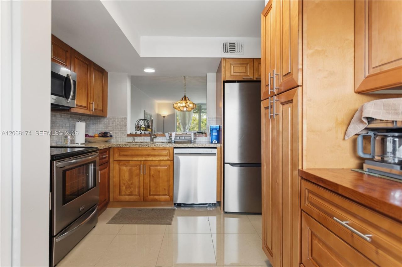 7688 NW 18 St, Unit 202, Margate, FL 33063 Photo