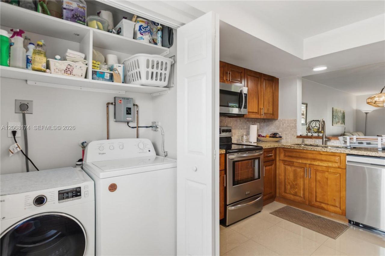 7688 NW 18 St, Unit 202, Margate, FL 33063 Photo