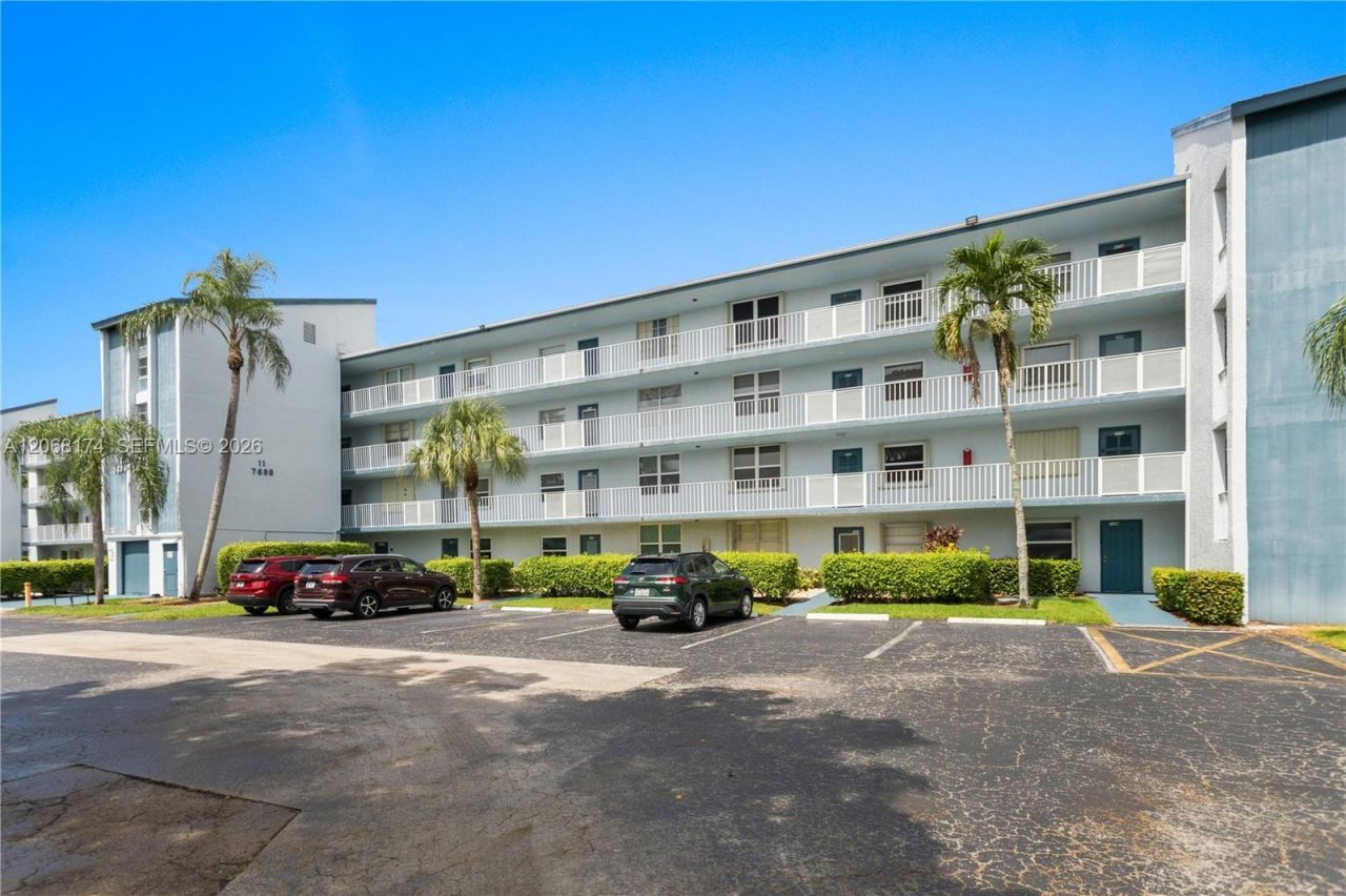 7688 NW 18 St, Unit 202, Margate, FL 33063 Photo