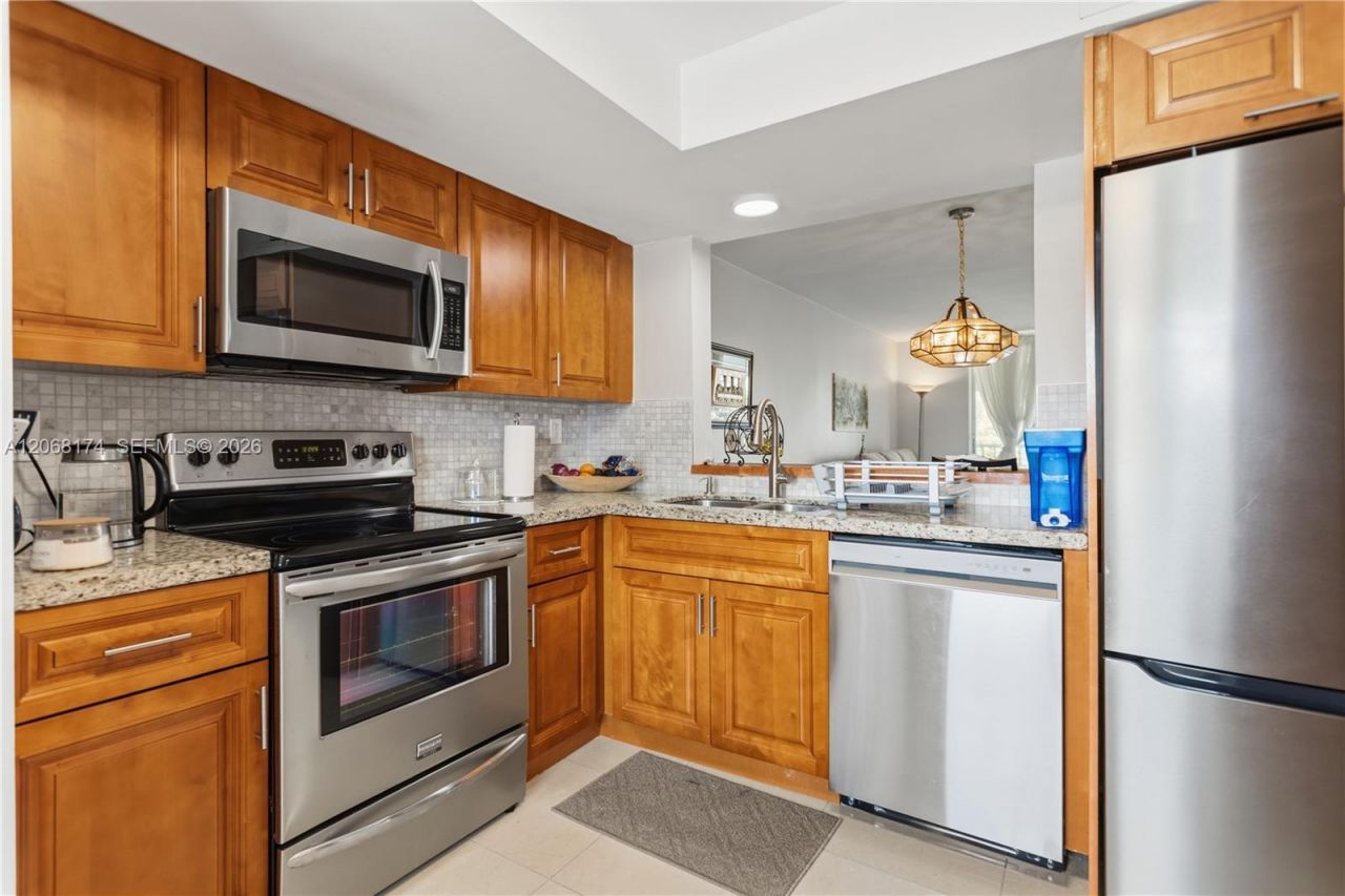 7688 NW 18 St, Unit 202, Margate, FL 33063 Photo