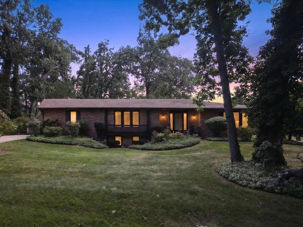 53244 Bonvale Drive, South Bend, IN 46635