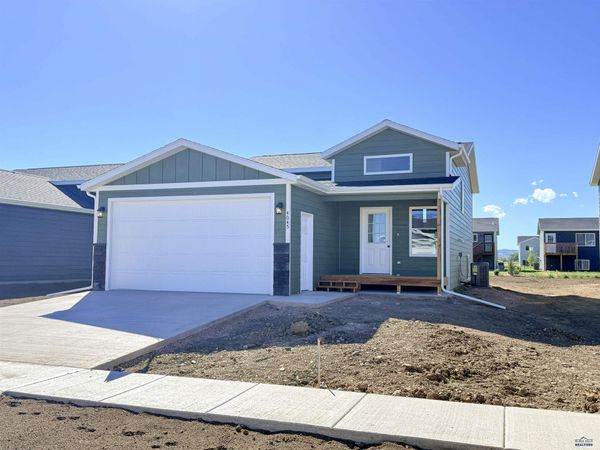4045 MCINTOSH LN, Rapid City, SD 57703