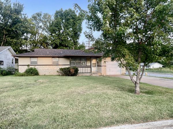 2563 N Franklin Avenue , Springfield, MO 65803