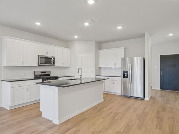2104 Longchamp Lane , Seagoville, TX 75159