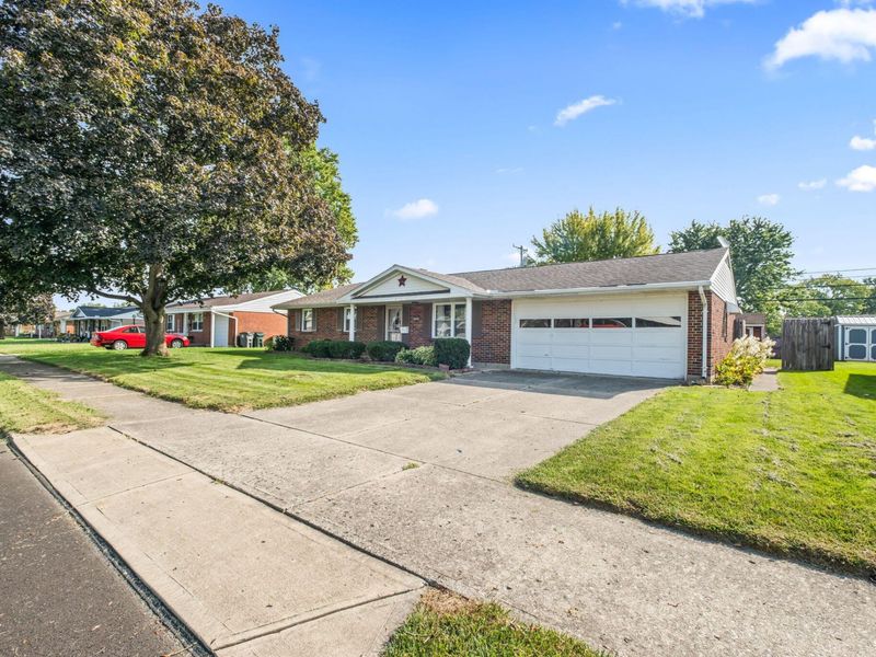 549 Forrest Lane, Troy, OH 45373 Photo 3