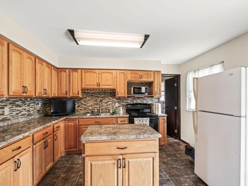 549 Forrest Lane, Troy, OH 45373 Photo 4