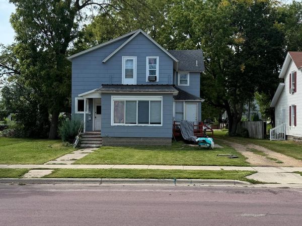 224 S Park Street, Fairmont, MN 56031